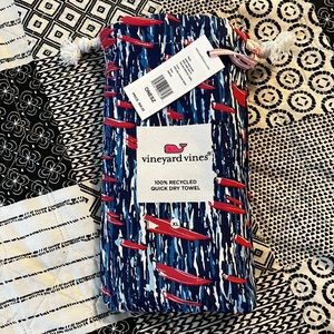 Vineyard vines, quick, drying towel with bag